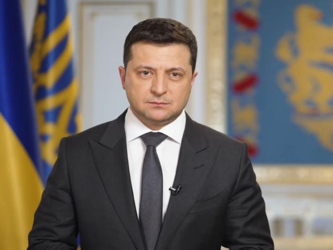 Ukraine president's car crashes during war against Russia, health update | रशियाविरुद्धच्या युद्धादरम्यान युक्रेनच्या राष्ट्राध्यक्षांच्या कारला भीषण अपघात, प्रकृतीबाबत आली अशी अपडेट Ukraine president's car crashes during war against Russia, health update | रशियाविरुद्धच्या युद्धादरम्यान युक्रेनच्या राष्ट्राध्यक्षांच्या कारला भीषण अपघात, प्रकृतीबाबत आली अशी अपडेट