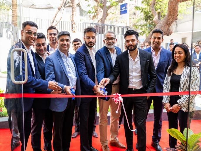 Volvo Cars unveils state of the art body shop in Mumbai | मुंबईत वॉल्वो कारच्या अत्याधुनिक बॉडी शॉपचे अनावरण 