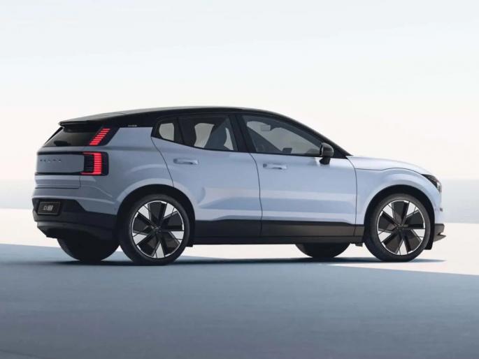 Volvo EX30 launched in India at Rs 41 lakh, pre-reserve offer at Rs 39.99 lakh | Volvo EX30: एका चार्जवर ४८० किमी धावणार; वोल्वोची बहुप्रतीक्षित इलेक्ट्रिक कार भारतात लॉन्च!