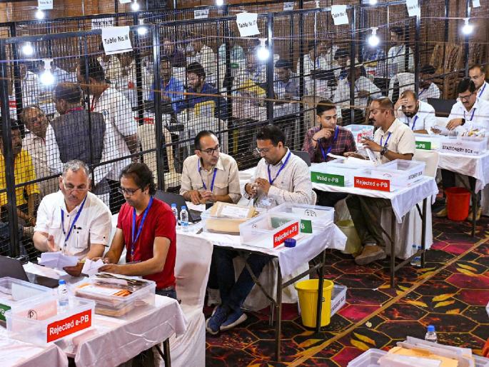 Impossible to count the votes of municipalities Zilla Parishads Panchayat Samiti and Municipal Corporations together immediately after the election | निवडणूक झाली की लगेच निकाल, तिन्हींची एकत्र मतमोजणी अशक्य; ईव्हीएम सांभाळून ठेवणे जिकिरीचे Impossible to count the votes of municipalities Zilla Parishads Panchayat Samiti and Municipal Corporations together immediately after the election | निवडणूक झाली की लगेच निकाल, तिन्हींची एकत्र मतमोजणी अशक्य; ईव्हीएम सांभाळून ठेवणे जिकिरीचे