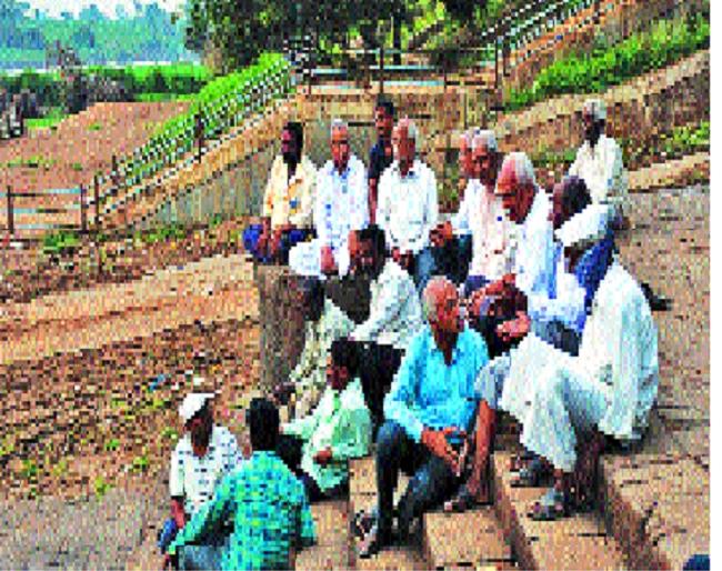 The deliberations of the mayor in Sangli are decisive | सांगलीत महापुराची चर्चा ठरतेय निर्णायक, ना प्रचारात रंगत ना रणधुमाळी; -: फेरफटका The deliberations of the mayor in Sangli are decisive | सांगलीत महापुराची चर्चा ठरतेय निर्णायक, ना प्रचारात रंगत ना रणधुमाळी; -: फेरफटका
