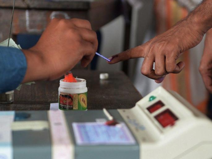 Tough fight will be held in 117 seats in the country including 14 constituencies. | राज्यातील १४ मतदारसंघांसह देशात ११७ जागांवर आज होणार ‘टफ फाइट’