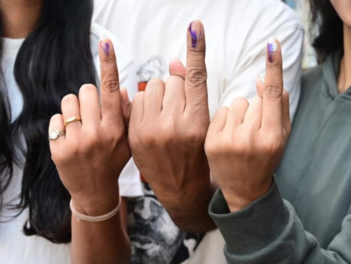As many as 465 rounds for 21 assemblies in Pune 20 minutes per round up to 3 results | पुण्यात २१ विधानसभांसाठी तब्बल ४६५ फेऱ्या; एका फेरीला २० मिनिटं, ३ पर्यंत निकाल हाती As many as 465 rounds for 21 assemblies in Pune 20 minutes per round up to 3 results | पुण्यात २१ विधानसभांसाठी तब्बल ४६५ फेऱ्या; एका फेरीला २० मिनिटं, ३ पर्यंत निकाल हाती