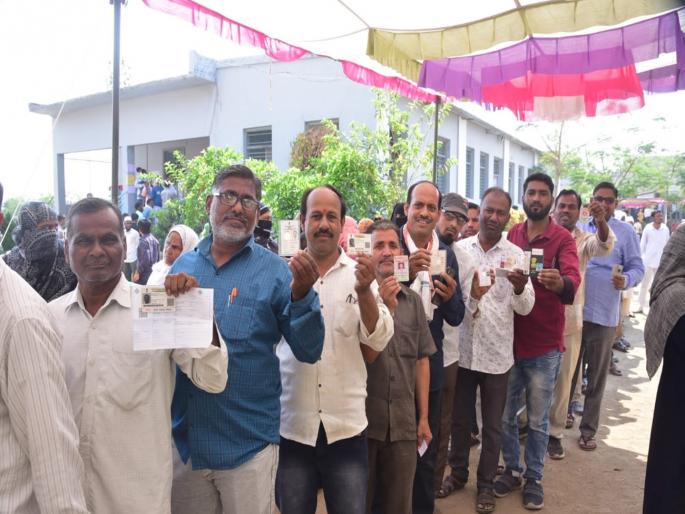 Voter turnout increases in Parbhani district; 33.88 percent polling in six hours | परभणी जिल्ह्यात मतदानाचा टक्का वाढता; सहा तासात ३३.८८ टक्के मतदान Voter turnout increases in Parbhani district; 33.88 percent polling in six hours | परभणी जिल्ह्यात मतदानाचा टक्का वाढता; सहा तासात ३३.८८ टक्के मतदान