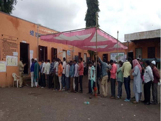 Maharashtra Election 2019 : Who is the voter king? Future of 128 candidates in Aurangabad district imprisoned | मतदारराजाचा कौल कोणाला ? औरंगाबाद जिल्ह्यातील १२८ उमेदवारांचे भवितव्य कैद  