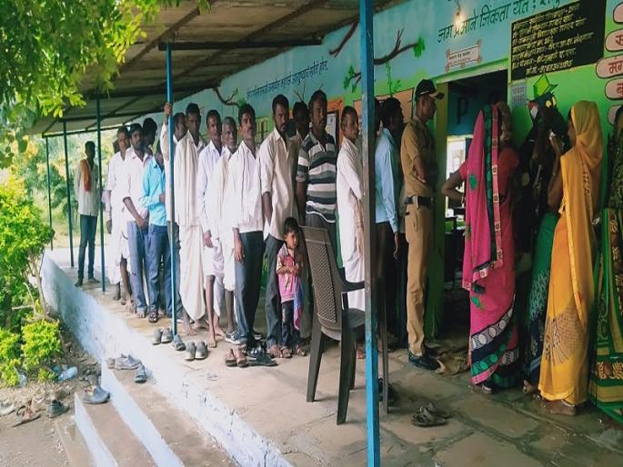 Maharashtra Election 2019 : In Hingoli district, the average voter turnout at 11 o'clock is 19.55 percent | Maharashtra Election 2019 : हिंगोली जिल्ह्यात ११ वाजेपर्यंत केवळ १९.५५ टक्के मतदान Maharashtra Election 2019 : In Hingoli district, the average voter turnout at 11 o'clock is 19.55 percent | Maharashtra Election 2019 : हिंगोली जिल्ह्यात ११ वाजेपर्यंत केवळ १९.५५ टक्के मतदान
