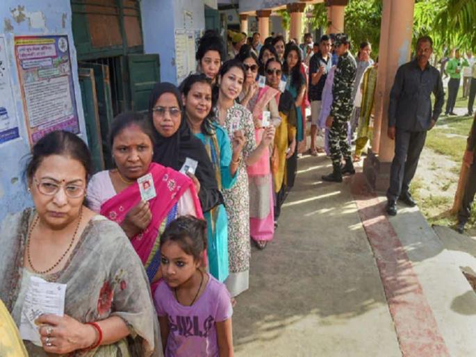 Voting strongly among villagers; 81 percent polling for 221 gram panchayats in Pune district | गावकी-भावकीत चुरशीने मतदान; पुणे जिल्ह्यातील २२१ ग्रामपंचायतींसाठी ८१ टक्के मतदान Voting strongly among villagers; 81 percent polling for 221 gram panchayats in Pune district | गावकी-भावकीत चुरशीने मतदान; पुणे जिल्ह्यातील २२१ ग्रामपंचायतींसाठी ८१ टक्के मतदान