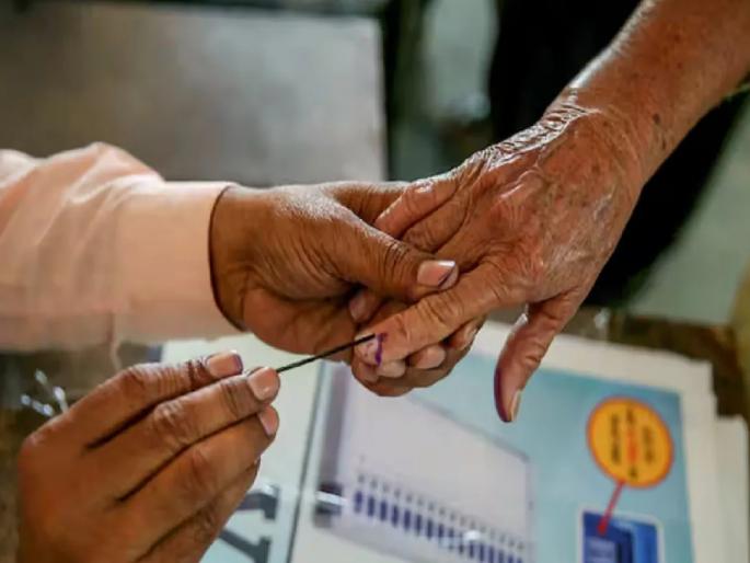 Citizens above 85 years of age will have to come to the polling station to vote. | ८५ वर्षांवरील नागरिकांना मतदान करण्यासाठी केंद्रावरच यावे लागणार Citizens above 85 years of age will have to come to the polling station to vote. | ८५ वर्षांवरील नागरिकांना मतदान करण्यासाठी केंद्रावरच यावे लागणार