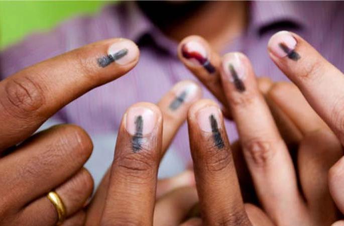 Meetings on the first Sunday of the campaign | प्रचाराचा पहिला रविवार भेटीगाठींचा Meetings on the first Sunday of the campaign | प्रचाराचा पहिला रविवार भेटीगाठींचा