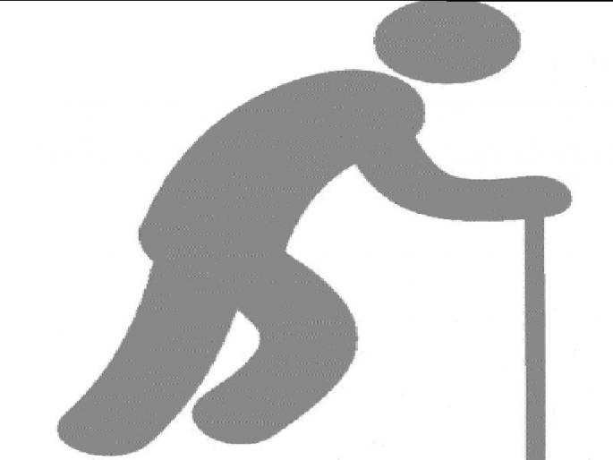 Survivors of old age prove to be alive | हयात असल्याचे सिद्ध करण्यासाठी वृद्धांची हेळसांड Survivors of old age prove to be alive | हयात असल्याचे सिद्ध करण्यासाठी वृद्धांची हेळसांड