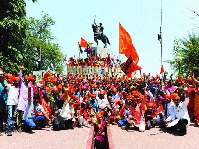 The tradition of tradition and culture in Shobhayatra | शोभायात्रेत परंपरा अन् संस्कृतीचे दर्शन