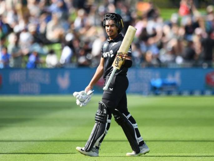 NZ vs PAK 1st ODI Muhammad Abbas Smashes Fastest Fifty In ODI Debut Ever Break World Record Of Indian Cricketer Krunal Pandya | NZ vs PAK : पाक वंशाच्या २१ वर्षीय पोराची कमाल; जलद अर्धशकासह मोडला पांड्याचा वर्ल्ड रेकॉर्ड