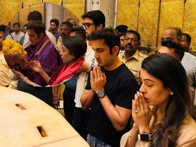 Indian Cricket Team Coach And Former Cricketer Gautam Gambhir Along With His Wife Visited Siddhivinayak Ganapati Temple To Seek Blessings From Shree Siddhivinayak | इंग्लंड दौऱ्याआधी टीम इंडियाचा कोच गौतम गंभीरने पत्नीसह घेतले सिद्धिविनायकाचे दर्शन