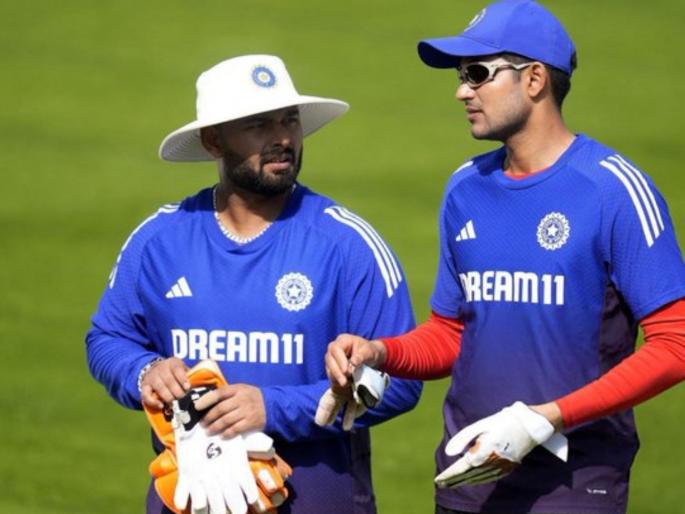IND vs ENG Rishabh Pant Wicketkeeping Practice Ahead 4th Test Dhruv Jurel May Be Not In Playing 11 Manchester Old Trafford Test | IND vs ENG : 'ऑल इज वेल सीन'! विकेट किपिंगचा सराव करताना दिसला पंत (VIDEO)