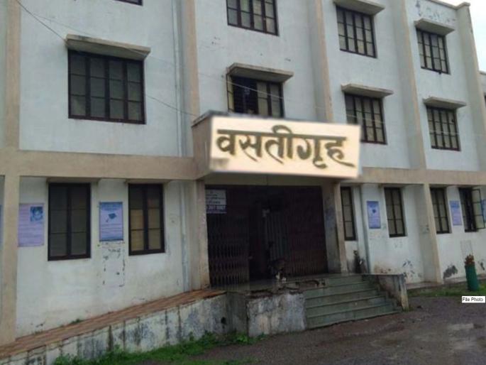 Search for two of the girls who went missing from the hostel Sion Trombey | वसतिगृहातून बेपत्ता झालेल्या मुलींपैकी दोघीचा शोध Search for two of the girls who went missing from the hostel Sion Trombey | वसतिगृहातून बेपत्ता झालेल्या मुलींपैकी दोघीचा शोध