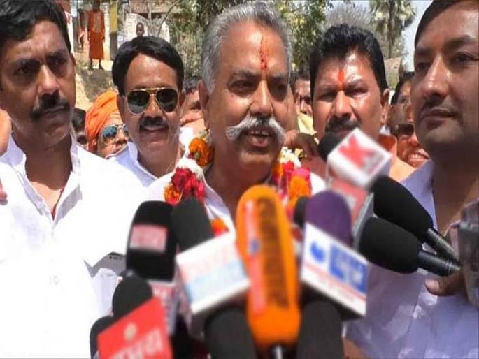 Even Lord Rama did not gave surety on crime like rape; Uttar Pradesh ministers' statements on Hyderabad rape | भगवान रामांनीही शाश्वती दिलेली नसेल; बलात्कार प्रकरणांवर उत्तरप्रदेशच्या मंत्र्यांचे वक्तव्य Even Lord Rama did not gave surety on crime like rape; Uttar Pradesh ministers' statements on Hyderabad rape | भगवान रामांनीही शाश्वती दिलेली नसेल; बलात्कार प्रकरणांवर उत्तरप्रदेशच्या मंत्र्यांचे वक्तव्य