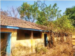 Soaking blankets of police residences in the castle for 10 years | वाड्यात पोलिसांच्या निवासस्थानांचे १० वर्षांपासून भिजत घोंगडे Soaking blankets of police residences in the castle for 10 years | वाड्यात पोलिसांच्या निवासस्थानांचे १० वर्षांपासून भिजत घोंगडे