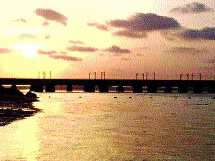 Proposal of the road-row to the shipping department | जलवाहतूक खात्याकडे मनपाचा रो-रो चा प्रस्ताव Proposal of the road-row to the shipping department | जलवाहतूक खात्याकडे मनपाचा रो-रो चा प्रस्ताव