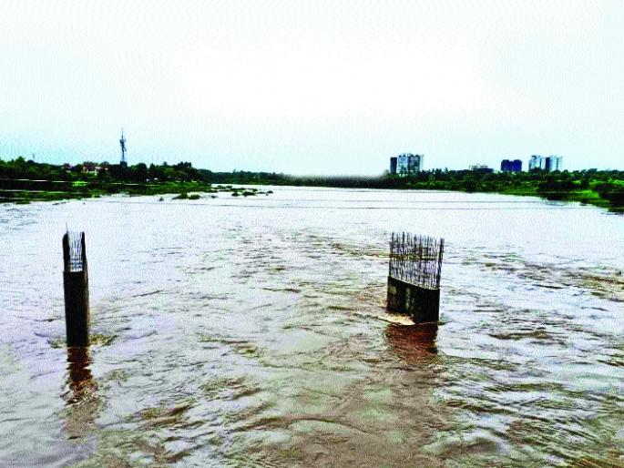 Rain, Rambhakti was flooded in thane | पाऊस, रामभक्तीला आले उधाण, लक्षणीय ठरला बुधवार Rain, Rambhakti was flooded in thane | पाऊस, रामभक्तीला आले उधाण, लक्षणीय ठरला बुधवार