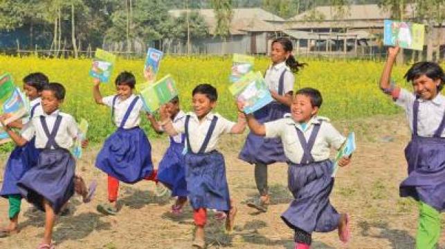 Students get textbooks on the first day of school | विद्यार्थ्यांना शाळेच्या पहिल्या दिवशीच मिळणार पाठ्यपुस्तके! Students get textbooks on the first day of school | विद्यार्थ्यांना शाळेच्या पहिल्या दिवशीच मिळणार पाठ्यपुस्तके!