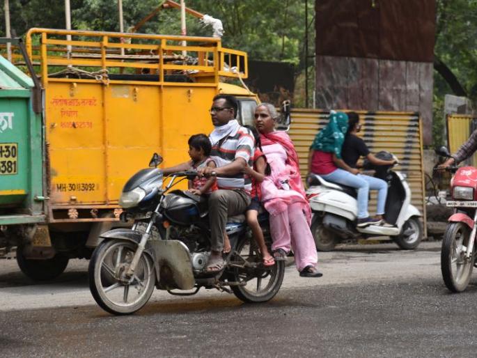 Corona Cases: How to keep Delta Plus, six out of ten without masks | Corona Cases : डेल्टा प्लसला कसे राेखणार, दहापैकी सहा विनामास्क Corona Cases: How to keep Delta Plus, six out of ten without masks | Corona Cases : डेल्टा प्लसला कसे राेखणार, दहापैकी सहा विनामास्क