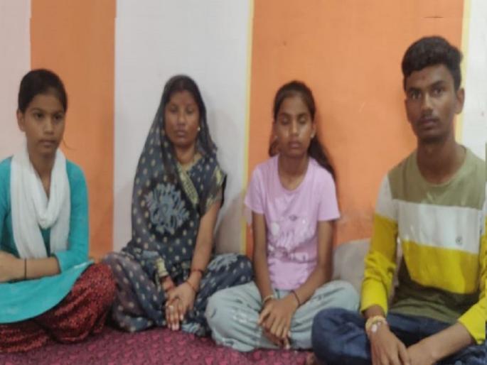 The family of Manoj Jarange, who started an indefinite hunger strike for Maratha reservation, is worried | मनोज जरांगे यांचा तन-मन-धनाने संघर्ष; कुटुंब म्हणते, त्यांची काळजी वाटते! The family of Manoj Jarange, who started an indefinite hunger strike for Maratha reservation, is worried | मनोज जरांगे यांचा तन-मन-धनाने संघर्ष; कुटुंब म्हणते, त्यांची काळजी वाटते!