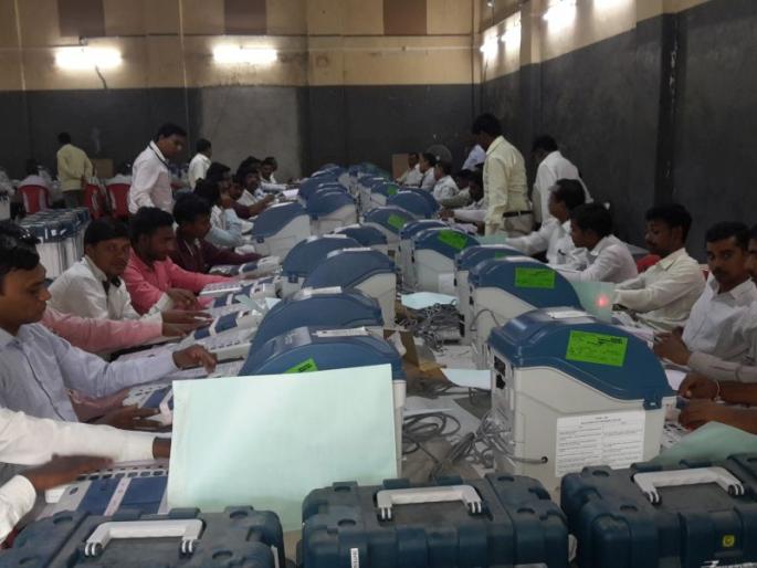 Polling on 158 VVPAT machines in Bhusawal in two days | भुसावळ येथे दोन दिवसात १५८ व्हीव्हीपॅट मशीनवर मतदान तपासणी Polling on 158 VVPAT machines in Bhusawal in two days | भुसावळ येथे दोन दिवसात १५८ व्हीव्हीपॅट मशीनवर मतदान तपासणी