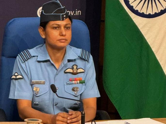 Operation Sindoor skill of flying helicopters in the most difficult terrain; Vyomika Singh of the Air Force, who gave information about Operation Sindoor | Operation Sindoor : कठीणातल्या कठीण प्रदेशात हेलिकॉप्टर उडविण्याचा हातखंडा; हवाई दलाच्या व्योमिका सिंग, ज्यांनी ऑपरेशन सिंदूरची दिली माहिती Operation Sindoor skill of flying helicopters in the most difficult terrain; Vyomika Singh of the Air Force, who gave information about Operation Sindoor | Operation Sindoor : कठीणातल्या कठीण प्रदेशात हेलिकॉप्टर उडविण्याचा हातखंडा; हवाई दलाच्या व्योमिका सिंग, ज्यांनी ऑपरेशन सिंदूरची दिली माहिती