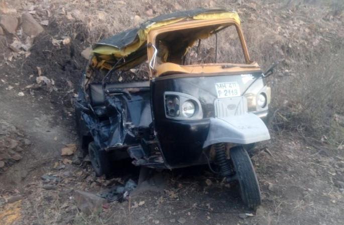 Autorickshaw hit by truck in Nagpur district; Seven were injured | नागपूर जिल्ह्यात ऑटोरिक्षाला ट्रकची धडक; सात जखमी