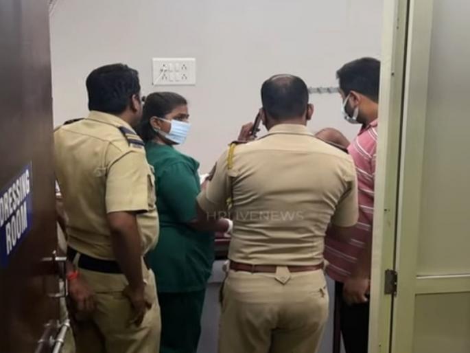 Bloodshed in Umelman village of Vasai in mutual dispute; The young man was stabbed in the neck and abdomen by his friend | आपसातल्या वादात वसईच्या उमेळमान गावात रक्तपात; तरुणाच्या गळ्यावर व पोटावर मित्रानेच केले सपासप वार Bloodshed in Umelman village of Vasai in mutual dispute; The young man was stabbed in the neck and abdomen by his friend | आपसातल्या वादात वसईच्या उमेळमान गावात रक्तपात; तरुणाच्या गळ्यावर व पोटावर मित्रानेच केले सपासप वार