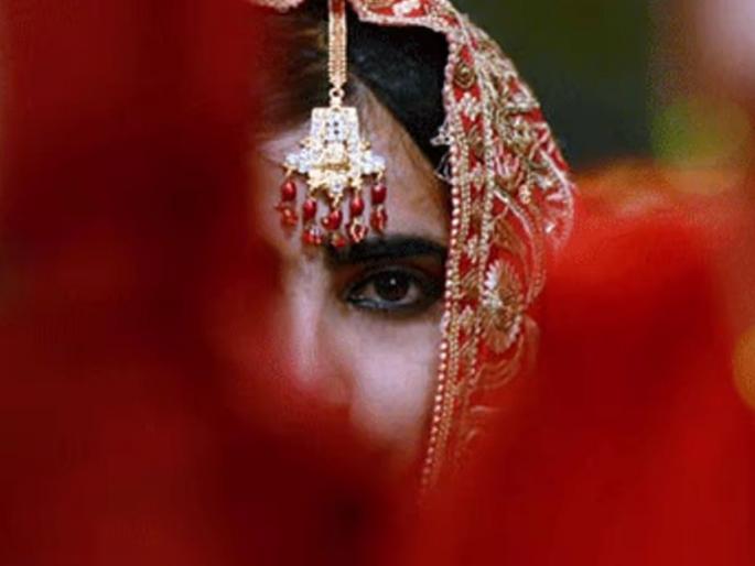 bride said in the marriage hall, i dont want this groom as husband; she is from Nagpur bride reject marriage groom trending strory | अक्षता पडायच्या बाकी होत्या, नववधू मंडपात म्हणाली, ‘ह्यो नवरा नको गं बाई’ ...अन् नवरदेव गेला परत bride said in the marriage hall, i dont want this groom as husband; she is from Nagpur bride reject marriage groom trending strory | अक्षता पडायच्या बाकी होत्या, नववधू मंडपात म्हणाली, ‘ह्यो नवरा नको गं बाई’ ...अन् नवरदेव गेला परत