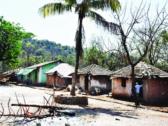  The whole Tribal Wadi went on display; Today will return to the voting | संपूर्ण आदिवासी वाडी गेली देवदर्शनाला; आज मतदानासाठी परतणार