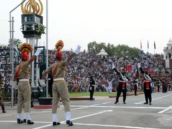 Pahalgam Attack: BSF is waiting for an order, if it comes before sunset, fine...; What is happening at the Wagah-Attari Border beating retreat | बीएसएफ एका आदेशाची वाट पाहतेय, सुर्यास्तापूर्वी आला तर ठीक...; वाघा-अटारी बॉर्डरवर काय घडतेय... Pahalgam Attack: BSF is waiting for an order, if it comes before sunset, fine...; What is happening at the Wagah-Attari Border beating retreat | बीएसएफ एका आदेशाची वाट पाहतेय, सुर्यास्तापूर्वी आला तर ठीक...; वाघा-अटारी बॉर्डरवर काय घडतेय...