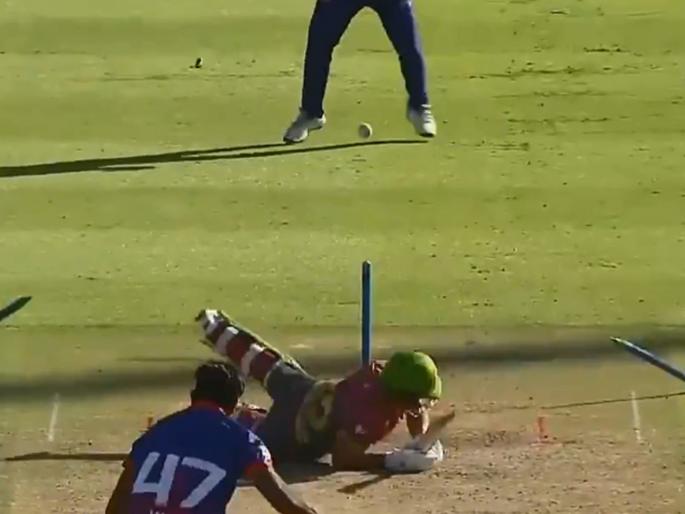 Video: Wahab Riaz sends Roelof van der Merwe's stumps flying with stunning yorker in Mzansi Super League | Video : पाक गोलंदाजाचा अप्रतिम यॉर्कर; चेंडू समजण्यापूर्वीच उडाले स्टम्प्स, पण...