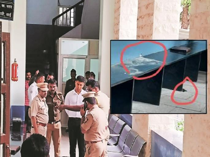 Gangster Bunty Jadhav came in the guise of a lawyer and fired at the court, disaster was averted due to police vigilance | Satara: वकिलाच्या पेहराव्यात न्यायालयात आला, अन् गुंड बंटी जाधववर गोळीबार केला; पोलिसांच्या सतर्कतेमुळे अनर्थ टळला Gangster Bunty Jadhav came in the guise of a lawyer and fired at the court, disaster was averted due to police vigilance | Satara: वकिलाच्या पेहराव्यात न्यायालयात आला, अन् गुंड बंटी जाधववर गोळीबार केला; पोलिसांच्या सतर्कतेमुळे अनर्थ टळला