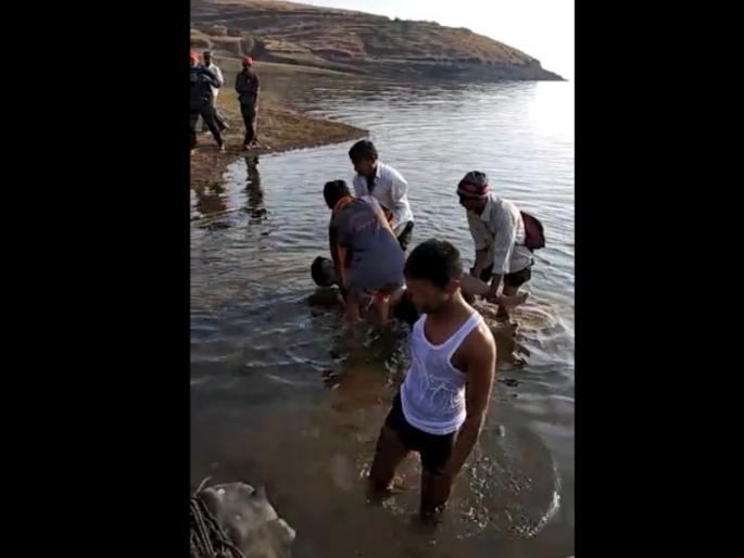 After the tired efforts, the bodies of both the youths who were missing in the dam dam were found | अथक प्रयत्नांनंतर धोम धरणात बुडालेल्या दोन्ही युवकांचे मृतदेह सापडले After the tired efforts, the bodies of both the youths who were missing in the dam dam were found | अथक प्रयत्नांनंतर धोम धरणात बुडालेल्या दोन्ही युवकांचे मृतदेह सापडले
