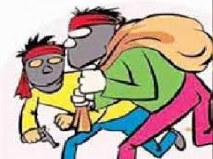 Bhushan Kochle fight with a robber at Menwali satara | Satara: ‘ते’ झोपेतून उठले, दरोडेखोरांना भिडले; अक्रित घडण्यापूर्वी लोकांनाही जागे केले; मेणवलीतील थरारक कहाणी