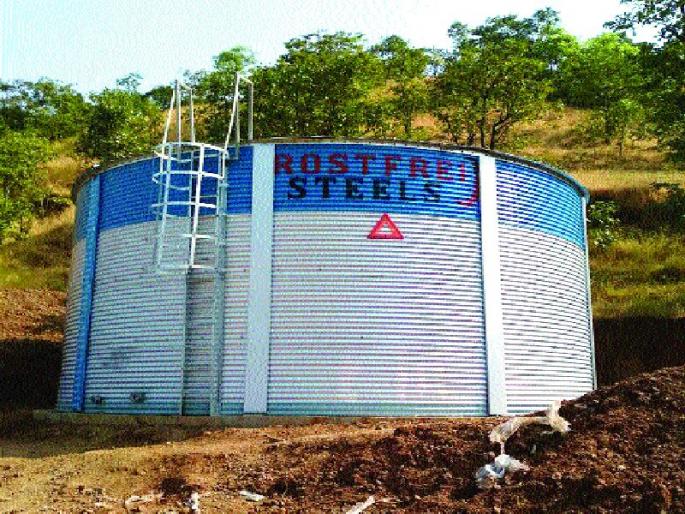 Reddish declines war on plan | लालफीतशाही ठरते योजनेला मारक Reddish declines war on plan | लालफीतशाही ठरते योजनेला मारक