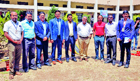 Global Solapuris overseas says ...; Changing the Solapur ... but to increase the speed | परदेशातील ग्लोबल सोलापूरकर म्हणतात...; सोलापूर बदलतंय... पण वेग वाढायला हवा Global Solapuris overseas says ...; Changing the Solapur ... but to increase the speed | परदेशातील ग्लोबल सोलापूरकर म्हणतात...; सोलापूर बदलतंय... पण वेग वाढायला हवा