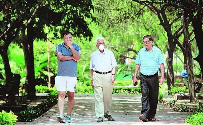 Get out of the house for asthma, not for fresh air! | तुम्ही शुद्ध हवेसाठी नव्हे, दम्यासाठी घराबाहेर पडताय.. Get out of the house for asthma, not for fresh air! | तुम्ही शुद्ध हवेसाठी नव्हे, दम्यासाठी घराबाहेर पडताय..