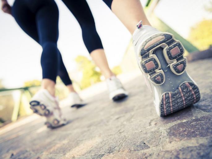 Health Tips: Benefits of Walking, know when to walk and how long, Reserch | वजन कमी करण्यासाठी तुम्ही कधी आणि किती चालता? वाचा फिट राहण्याचा सोपा फंडा, रिसर्च Health Tips: Benefits of Walking, know when to walk and how long, Reserch | वजन कमी करण्यासाठी तुम्ही कधी आणि किती चालता? वाचा फिट राहण्याचा सोपा फंडा, रिसर्च