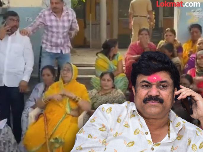 Valmik Karad mother agitation outside Parli police station in sarpanch murder case | परळीत वातावरण तापलं; वाल्मीक कराडच्या आईचा परळी पोलीस ठाण्याबाहेर ठिय्या Valmik Karad mother agitation outside Parli police station in sarpanch murder case | परळीत वातावरण तापलं; वाल्मीक कराडच्या आईचा परळी पोलीस ठाण्याबाहेर ठिय्या