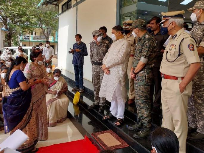 home minister dilip walse patil visits gadchiroli and felicitates police and C60 force jawans | शहीद पोलिसांच्या कुटुंबियांना शेतीसाठी जागा देण्याचा प्रस्ताव ठेवणार : गृहमंत्री वळसे पाटील home minister dilip walse patil visits gadchiroli and felicitates police and C60 force jawans | शहीद पोलिसांच्या कुटुंबियांना शेतीसाठी जागा देण्याचा प्रस्ताव ठेवणार : गृहमंत्री वळसे पाटील