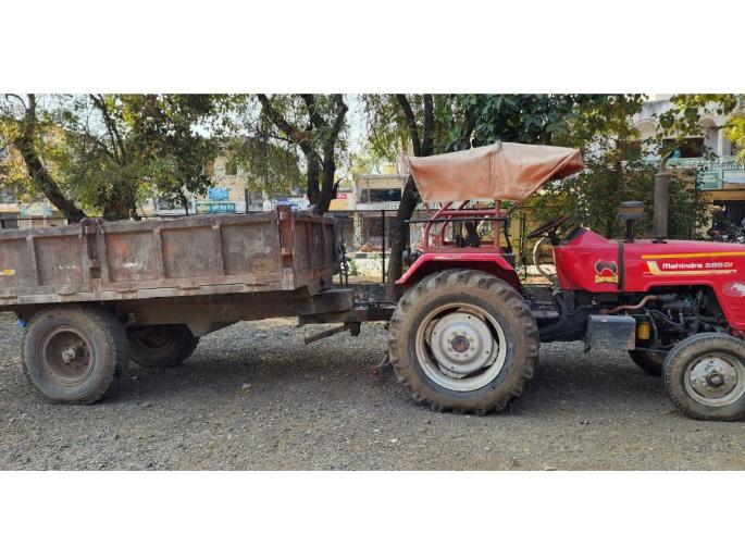 Action taken by tehsildar against sarpanch's sand thief husband; 1 lakh 23 thousand fined | सरपंचाचा पतीच वाळूचोर, तहसीलदारांकडून कारवाई; १ लाख २३ हजारांचा दंड Action taken by tehsildar against sarpanch's sand thief husband; 1 lakh 23 thousand fined | सरपंचाचा पतीच वाळूचोर, तहसीलदारांकडून कारवाई; १ लाख २३ हजारांचा दंड