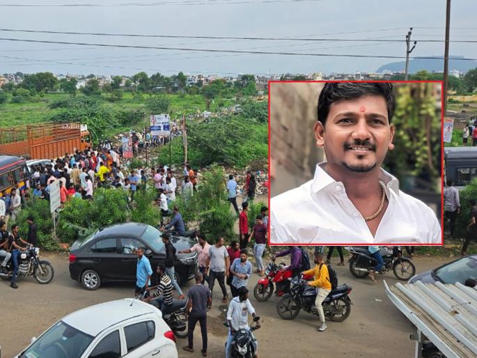 Waluj Mahanagar Shocks; Youth shot dead on Vadgaon Kolhati road | वाळूज महानगर हादरले; वडगाव कोल्हाटी मार्गावर गोळ्या घालून तरुणाचा खून Waluj Mahanagar Shocks; Youth shot dead on Vadgaon Kolhati road | वाळूज महानगर हादरले; वडगाव कोल्हाटी मार्गावर गोळ्या घालून तरुणाचा खून