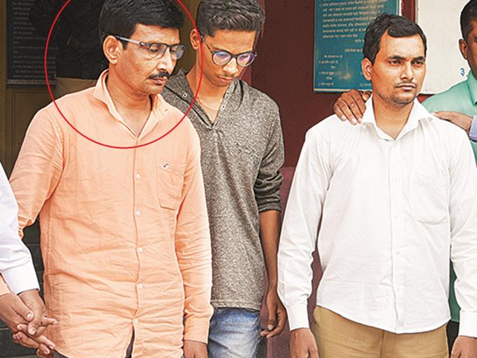 15 lakhs of gold seized from two finance companies | दोन फायनान्स कंपन्यांकडून १५ लाखांचे सोने जप्त 15 lakhs of gold seized from two finance companies | दोन फायनान्स कंपन्यांकडून १५ लाखांचे सोने जप्त
