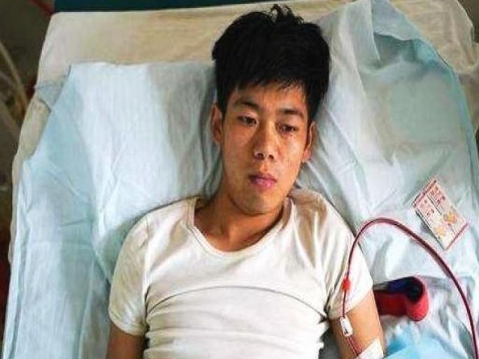 Kidney sold for iPhone 7 years ago; Today's calculating the last MOMENT... | आयफोनसाठी 7 वर्षांपूर्वी किडनी विकलेली; आज अखेरच्या घटका मोजतोय...