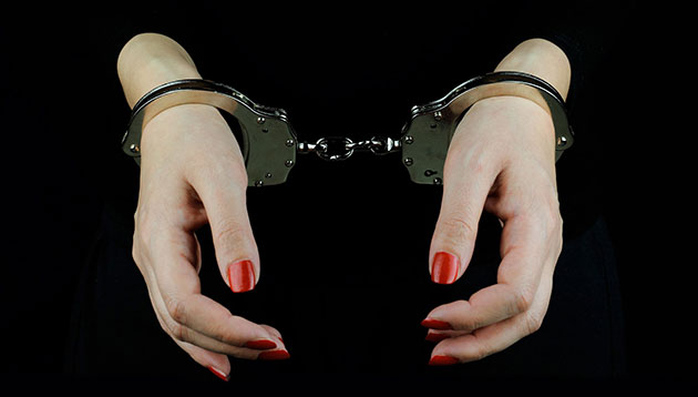 The sister who killed her younger brother has been remanded in police custody till 13 | लहान भावाची हत्या करणाऱ्या ‘त्या’ बहिणीला १३ पर्यंत पोलीस कोठडी The sister who killed her younger brother has been remanded in police custody till 13 | लहान भावाची हत्या करणाऱ्या ‘त्या’ बहिणीला १३ पर्यंत पोलीस कोठडी