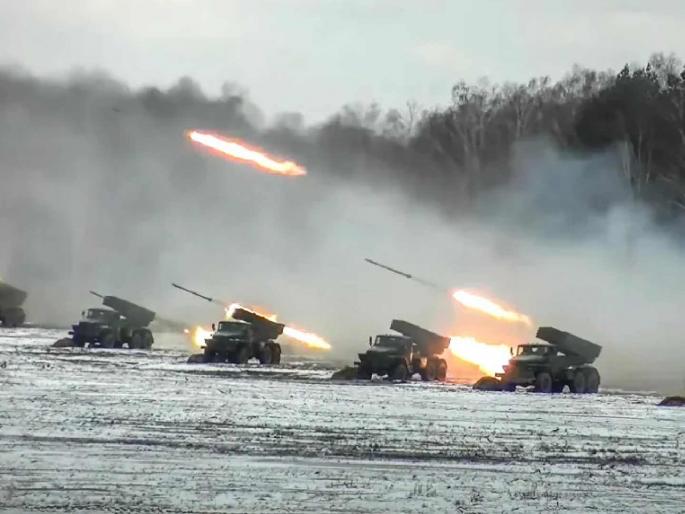 Ukraine attacked on Russian Army killed 2 Indians announced by Indian External affairs ministry | युक्रेनने केलेल्या हल्ल्यात दोन भारतीयांचा मृत्यू; रशियन लष्करात झाले होते भरती Ukraine attacked on Russian Army killed 2 Indians announced by Indian External affairs ministry | युक्रेनने केलेल्या हल्ल्यात दोन भारतीयांचा मृत्यू; रशियन लष्करात झाले होते भरती