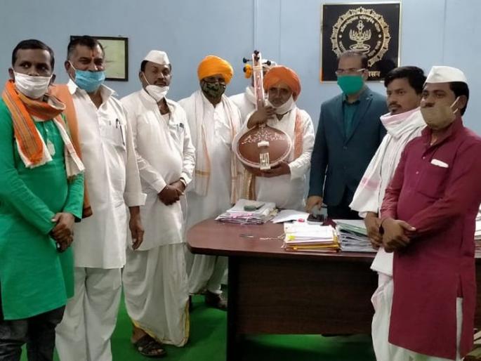 Insist on Warkari demands; One lakh Warakaris will gather in Raji Akale on December 9 | वारकरी मागण्यांवर ठाम; ९ डिसेंबर राेजी अकाेल्यात जमणार एक लाख वारकरी Insist on Warkari demands; One lakh Warakaris will gather in Raji Akale on December 9 | वारकरी मागण्यांवर ठाम; ९ डिसेंबर राेजी अकाेल्यात जमणार एक लाख वारकरी